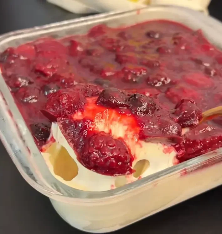 Creme gelado de frutas vermelhas sem açúcar